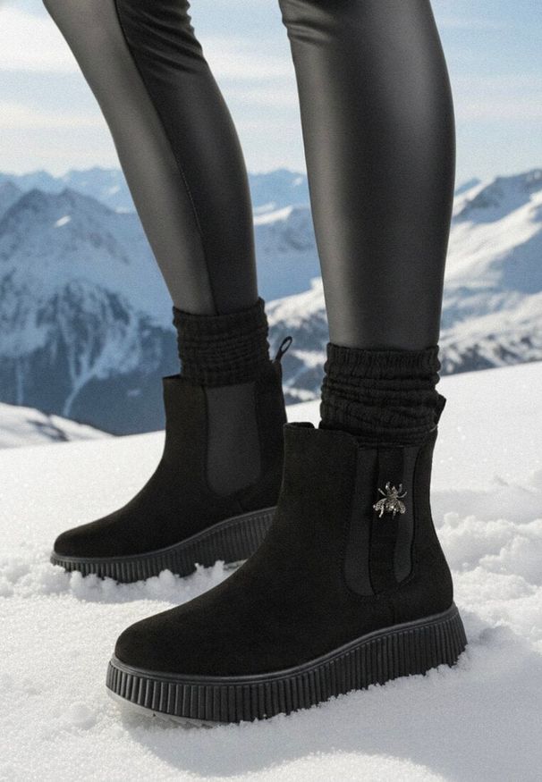 Born2be - Czarne Botki Sztyblety na Platformie z Metalowym Detalem przy Cholewce Danellia. Okazja: na co dzień. Kolor: czarny. Materiał: jeans. Szerokość cholewki: normalna. Obcas: na platformie. Styl: elegancki, casual