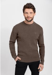 Volcano - Brązowy sweter S-HERO. Kolor: brązowy. Materiał: materiał, dzianina. Długość rękawa: długi rękaw. Długość: długie. Wzór: ze splotem. Styl: klasyczny