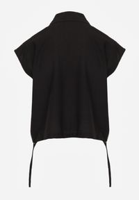 Renee - Czarna Boho Koszula z Wiskozy Bez Rękawów ze Ściągaczem w Talii Assabel. Okazja: na co dzień. Kolor: czarny. Materiał: wiskoza. Długość rękawa: bez rękawów. Wzór: gładki. Sezon: lato. Styl: boho #5