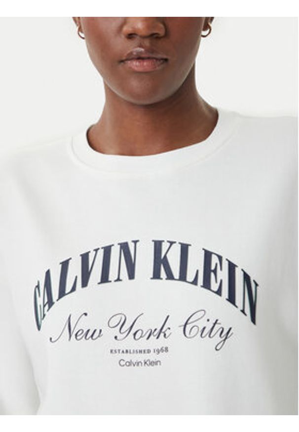 Calvin Klein Jeans Bluza Logo Graphic LV047F818G Biały Regular Fit. Kolor: biały. Materiał: bawełna