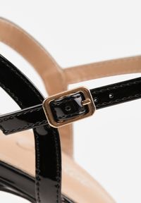 Renee - Czarne Lakierowane Sandały na Platformie i Szpilce z Przezroczystą Cholewką Elinryn. Zapięcie: sprzączka. Kolor: czarny. Materiał: lakier. Obcas: na platformie #8