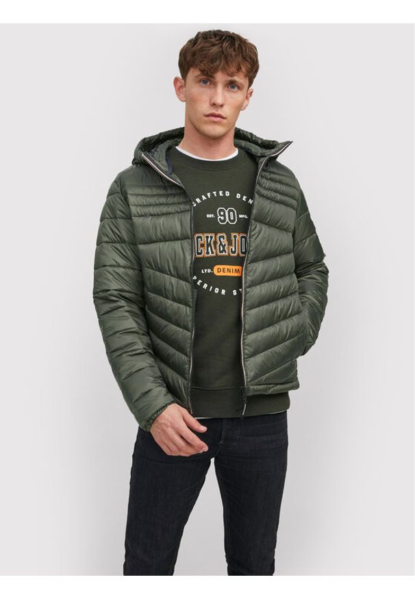 Jack & Jones - Jack&Jones Kurtka puchowa Hero 12211785 Zielony Regular Fit. Kolor: zielony. Materiał: syntetyk