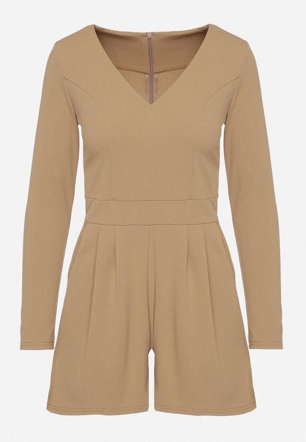 Born2be - Beżowy Kombinezon z Wiskozą z Dekoltem w Serek i Zakładkami Adivina. Okazja: na co dzień. Kolor: beżowy. Materiał: wiskoza. Długość rękawa: długi rękaw. Długość: krótkie. Styl: casual, elegancki