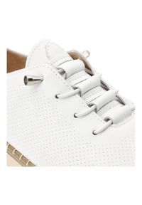 Półbuty damskie Filippo, cholewka ze skóry naturalnej licowej perforowana powierzchnia wiązany fason, białe, DP7542/26. Kolor: biały. Materiał: skóra. Szerokość cholewki: normalna #6