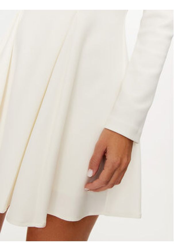 Marciano Guess Sukienka koktajlowa 4BGK22 6302A Écru Regular Fit. Materiał: syntetyk. Styl: wizytowy