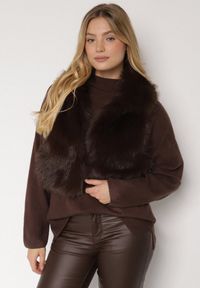 Born2be - Brązowa Kamizelka Futerko z Szerokim Kołnierzem i Kieszeniami Nettisa. Okazja: do pracy, na co dzień, na spotkanie biznesowe. Typ kołnierza: golf. Kolor: brązowy. Materiał: futro. Styl: klasyczny, casual, elegancki, biznesowy #1
