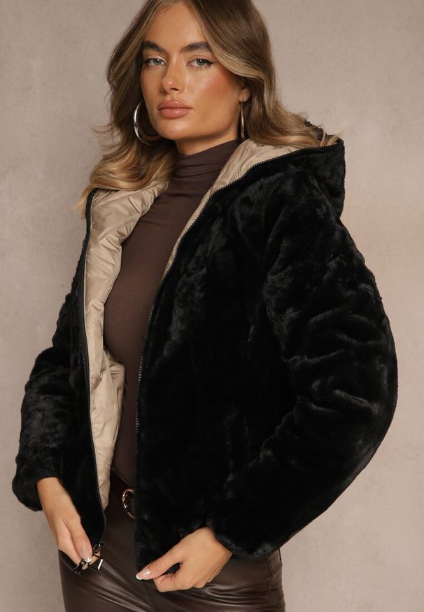 Renee - Beżowa Dwustronna Kurtka z Pikowanymi Przeszyciami i Kapturem Tianessa. Kolor: beżowy. Materiał: poliester, dzianina. Styl: sportowy, elegancki