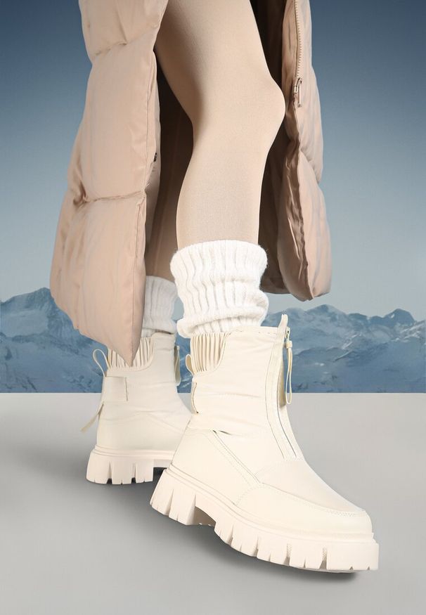 Born2be - Beżowe Śniegowce na Grubej Podeszwie z Suwakiem Cresandi. Okazja: na co dzień, na spacer. Kolor: beżowy. Materiał: futro, skóra. Sezon: zima. Styl: elegancki, casual