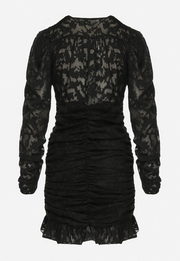 Born2be - Czarna Sukienka Mini z Tkaniny Plumeti z Marszczeniem Werenia. Okazja: na co dzień. Typ kołnierza: dekolt w kształcie V. Kolor: czarny. Materiał: tkanina. Styl: casual, elegancki, klasyczny. Długość: mini