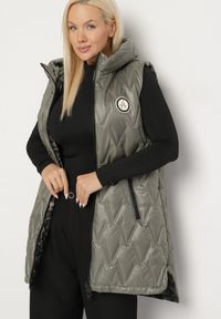 Born2be - Zielona Klasyczna Kamizelka z Pikowanymi Przeszyciami Ettelie. Kolekcja: plus size. Kolor: zielony. Materiał: jeans, skóra. Długość: długie. Styl: klasyczny #3