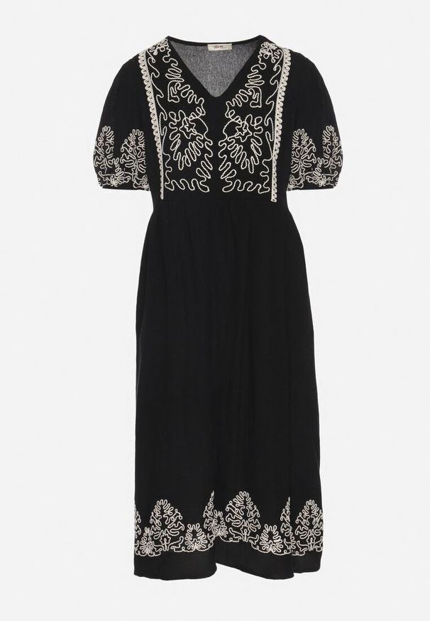 Born2be - Czarna Bawełniana Sukienka Boho o Rozkloszowanym Kroju Zdobiona Haftem Lannivra. Okazja: na imprezę, na co dzień. Typ kołnierza: dekolt w kształcie V. Kolor: czarny. Materiał: bawełna. Wzór: haft, aplikacja. Sezon: lato. Typ sukienki: rozkloszowane. Styl: boho