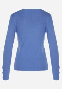Born2be - Niebieski Sweter z Dekoltem V i Ozdobnymi Guzikami na Rękawach Atterisa. Okazja: na co dzień. Typ kołnierza: dekolt w kształcie V. Kolor: niebieski. Materiał: jeans. Długość rękawa: długi rękaw. Długość: długie. Wzór: aplikacja. Styl: casual #6