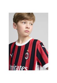 Puma - Młodzieżowa domowa koszulka AC Milan 24/25 PUMA For All Time Red Black. Kolor: czerwony, wielokolorowy, czarny. Sport: piłka nożna
