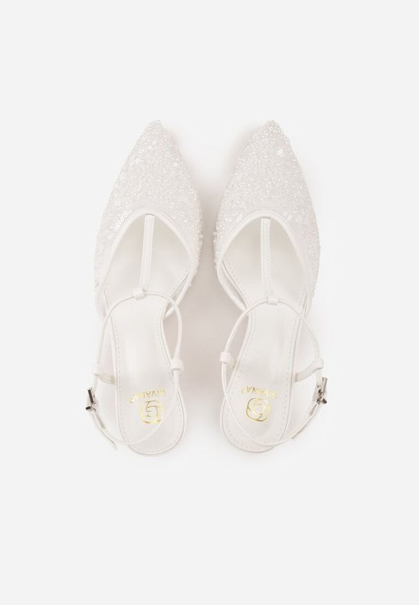 Renee - Białe Eleganckie Szpilki na Szpilce z Siateczkowym Noskiem z Koralikami Riosira. Zapięcie: pasek. Kolor: biały. Obcas: na szpilce. Styl: elegancki