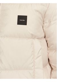 Calvin Klein Kurtka zimowa K10K113476 Beżowy Regular Fit. Kolor: beżowy. Materiał: syntetyk. Sezon: zima