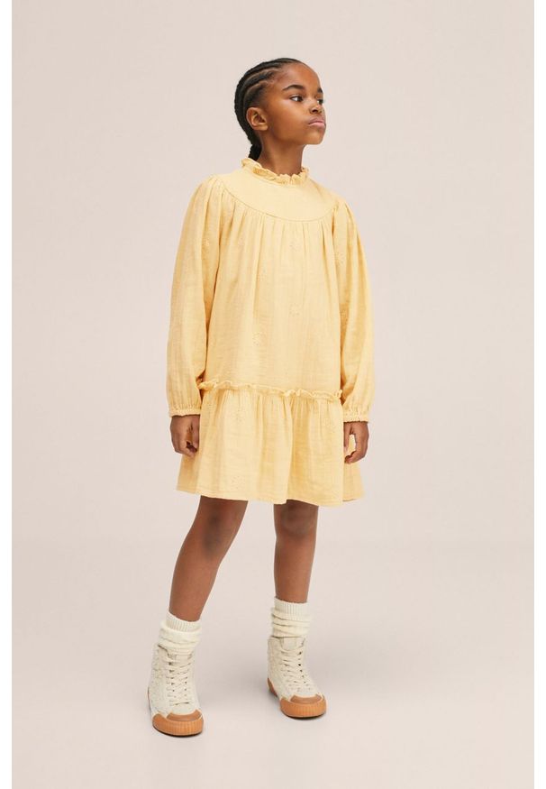 Mango Kids sukienka bawełniana dziecięca Karen kolor żółty mini rozkloszowana. Typ kołnierza: kołnierzyk stójkowy. Kolor: żółty. Materiał: bawełna. Długość rękawa: długi rękaw. Typ sukienki: rozkloszowane. Długość: mini