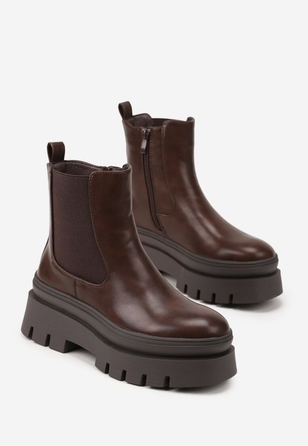 Renee - Brązowe Casualowe Botki Typu Sztyblety na Tłoczonej Platformie Riadira. Okazja: na co dzień. Kolor: brązowy. Materiał: jeans. Obcas: na platformie. Styl: casual