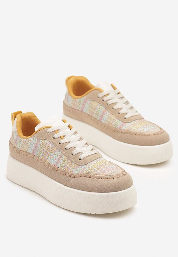 Renee - Ciemnobeżowe Sneakersy na Platformie Ozdobione Plecionką Nilaraviela. Okazja: na co dzień. Kolor: beżowy. Materiał: skóra, jeans. Wzór: aplikacja. Obcas: na platformie
