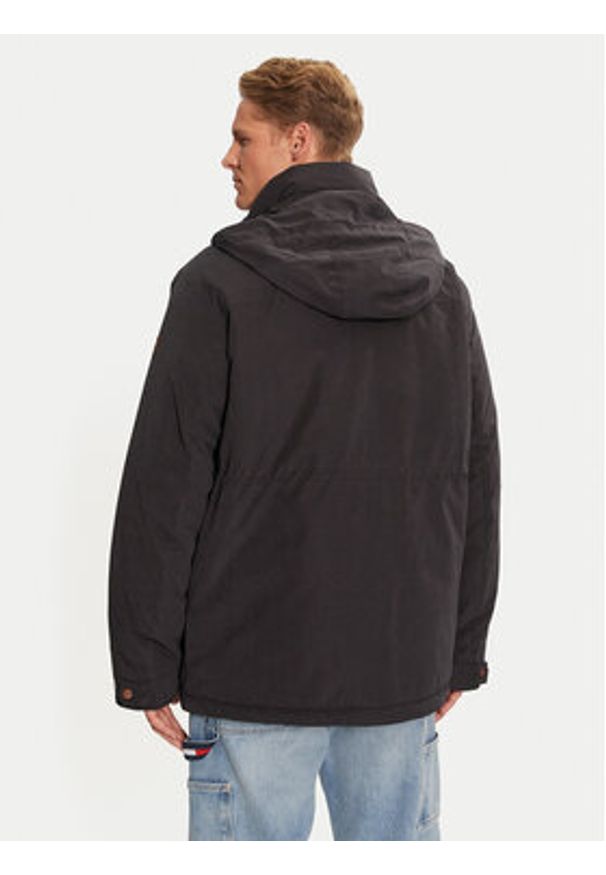 Wrangler Kurtka zimowa 112357266 Czarny Regular Fit. Kolor: czarny. Materiał: syntetyk. Sezon: zima