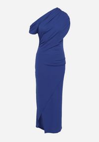 Born2be - Granatowa Asymetryczna Koktajlowa Sukienka Ozdobiona Wycięciem na Dole i Marszczeniem Dimasea. Okazja: do pracy. Kolor: niebieski. Wzór: aplikacja. Typ sukienki: asymetryczne. Styl: wizytowy #4