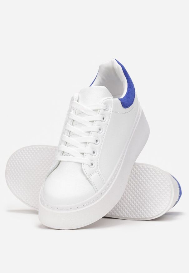 Born2be - Biało-Niebieskie Sneakersy na Platformie z Kolorową Wstawką z Tyłu Maridora. Kolor: biały. Wzór: kolorowy. Obcas: na platformie