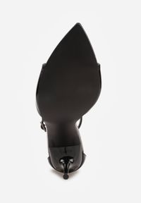 Born2be - Czarne Eleganckie Sandały Lakierowane na Szpilce ze Sprzączką i Noskiem w Szpic Liviana. Okazja: na co dzień. Zapięcie: sprzączka. Kolor: czarny. Materiał: lakier. Obcas: na szpilce. Styl: elegancki #3