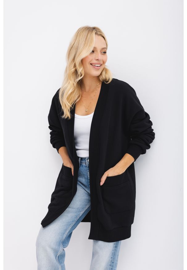 BLUZA DELIA CZARNA L - Flawless. Kolor: czarny. Materiał: poliester, bawełna. Długość: długie. Wzór: prążki. Sezon: zima, jesień