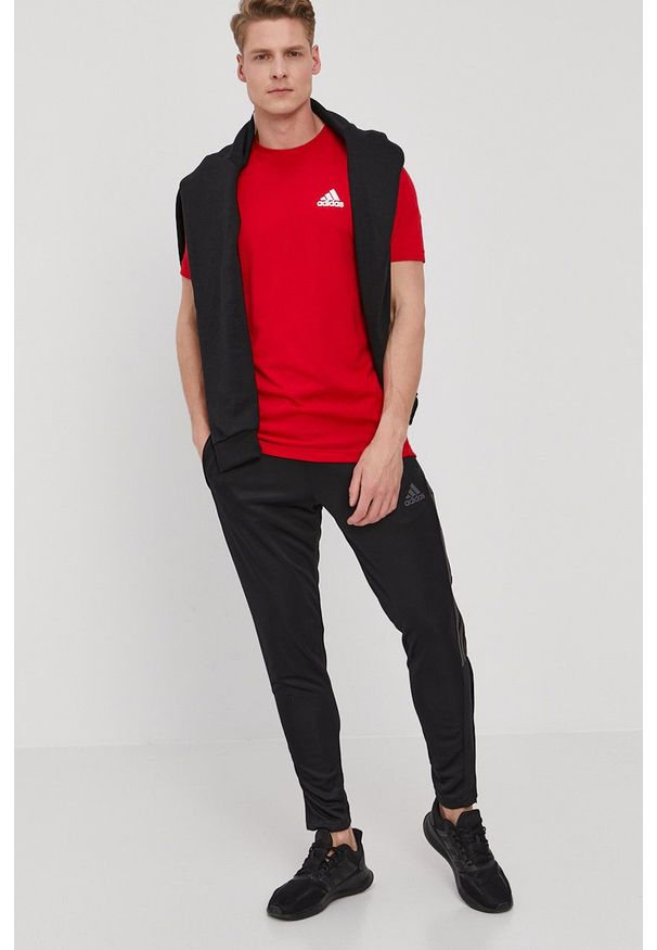 Adidas - adidas - Bluza. Okazja: na co dzień. Kolor: czarny. Materiał: poliester. Wzór: nadruk. Styl: casual