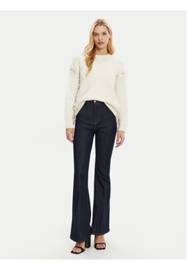 Guess Sweter W5RR13 Z3KY0 Écru Regular Fit. Kolor: kremowy. Materiał: syntetyk