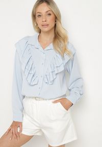 Born2be - Jasnoniebieska Koszula z Ozdobną Falbaną Cornelea. Okazja: na co dzień. Kolor: niebieski. Materiał: jeans. Styl: klasyczny, casual, elegancki #6