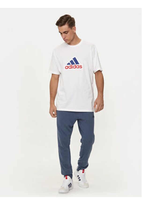 Adidas - adidas T-Shirt Future Icons Badge of Sport IS3234 Biały Loose Fit. Kolor: biały. Materiał: bawełna. Styl: sportowy