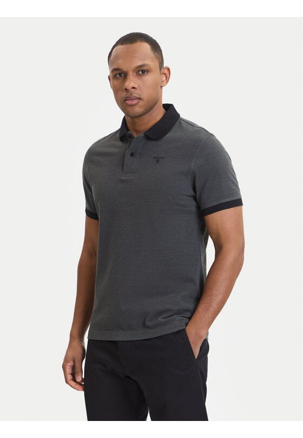 Barbour Polo Essential MML0628BK31 Szary Regular Fit. Typ kołnierza: polo. Kolor: szary. Materiał: bawełna