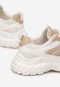 Born2be - Biało-Beżowe Sznurowane Sneakersy na Grubej Podeszwie z Ozdobnymi Wstawkami Yifa. Kolor: biały. Wzór: aplikacja #5