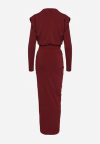 Born2be - Bordowa Koktajlowa Sukienka o Dopasowanym Kroju z Marszczeniem Besel. Kolor: czerwony. Styl: wizytowy #5