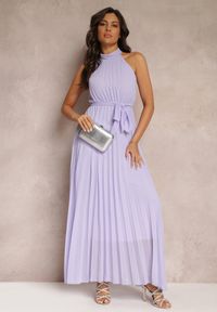 Renee - Fioletowa Sukienka Maxi bez Rękawów z Gumką w Talii z Plisowanej Tkaniny Pesstia. Kolor: fioletowy. Materiał: tkanina. Długość rękawa: bez rękawów. Typ sukienki: rozkloszowane. Długość: maxi