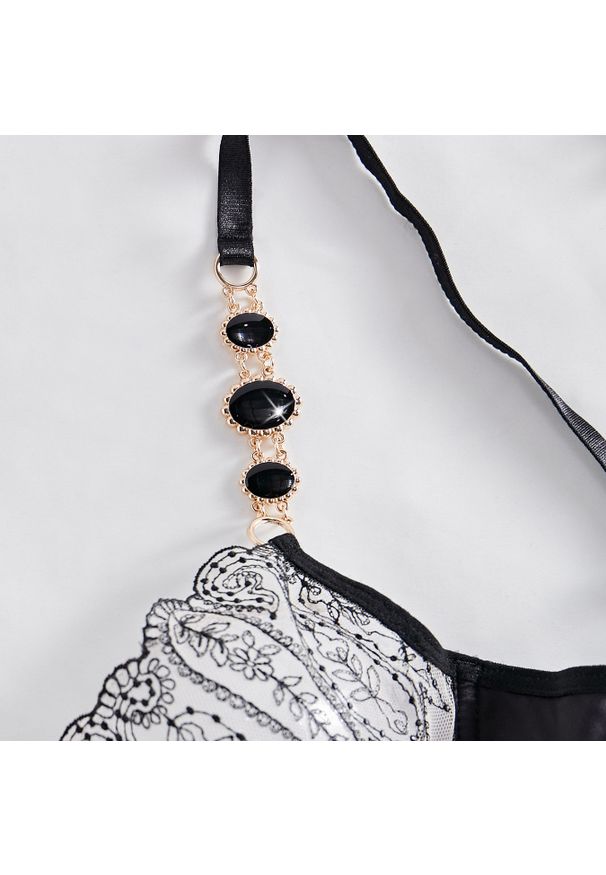 Intica - Komplet bielizny z ozdobnymi ramiączkami na specjalne okazje Rylee. Kolor: czerwony. Materiał: materiał