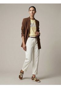 Sinsay - Spodnie chino z paskiem - biały. Kolor: biały #1