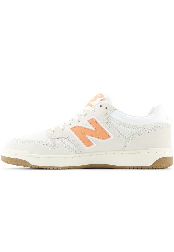 Buty unisex New Balance BB480LLB – beżowe. Okazja: na co dzień. Kolor: beżowy. Materiał: dresówka, zamsz. Szerokość cholewki: normalna. Sport: turystyka piesza
