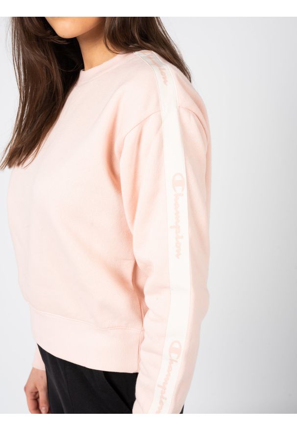 Champion Bluza "C-neck" | 115573 | Kobieta | Różowy. Okazja: na co dzień. Kolor: różowy. Materiał: poliester, bawełna. Długość: krótkie. Styl: sportowy, klasyczny, elegancki, casual
