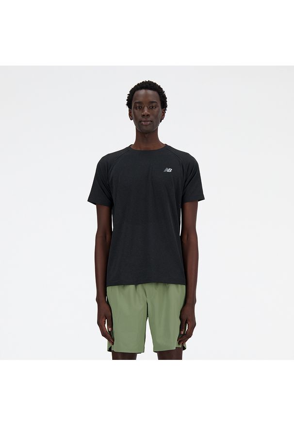 Koszulka męska New Balance MT41080BK – czarna. Kolor: czarny. Materiał: materiał, nylon, poliester. Sport: fitness