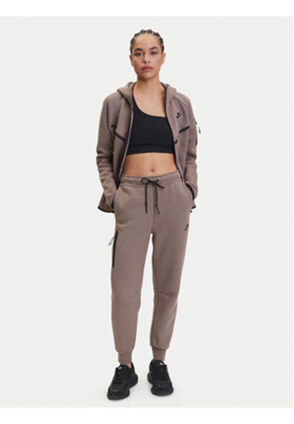 Nike Bluza Tech Fleece Windrunner HV6747 Brązowy Regular Fit. Kolor: brązowy. Materiał: syntetyk