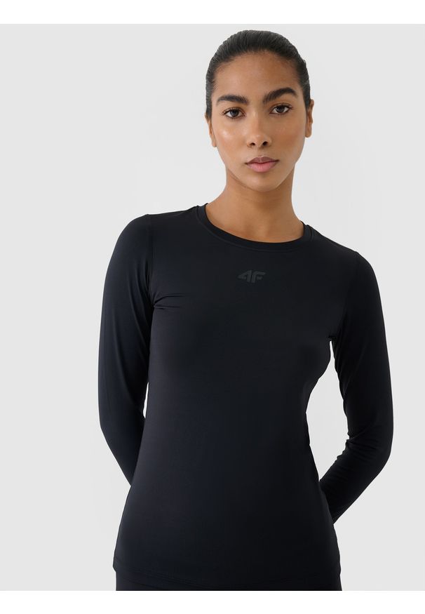 4f - 4F Longsleeve treningowy szybkoschnący damski - czarny XS. Kolor: czarny. Materiał: dzianina, włókno, syntetyk, materiał, elastan. Długość rękawa: długi rękaw. Długość: długie. Wzór: gładki, ze splotem, jednolity. Sport: fitness