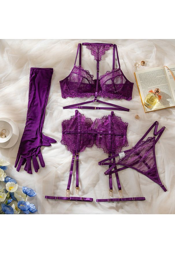 Intica - Komplet bielizny z koronką i regulowanymi paskami Godelind. Kolor: fioletowy. Materiał: koronka. Wzór: koronka