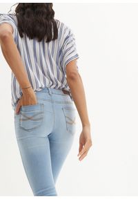 bonprix - Dżinsy ze stretchem skinny, mid waist. Kolor: niebieski #2