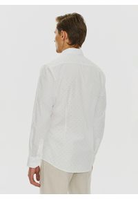 PAKO LORENTE – Biała koszula z długimi rękawami w mikrowzór P24SF-1X-023-B-S -Pako Lorente. Okazja: na co dzień. Kolor: biały. Materiał: jeans, elastan. Długość rękawa: długi rękaw. Długość: długie. Styl: casual #3