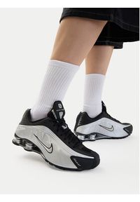 Nike Sneakersy Shox R4 HQ1988 007 Srebrny. Kolor: srebrny. Materiał: syntetyk #6