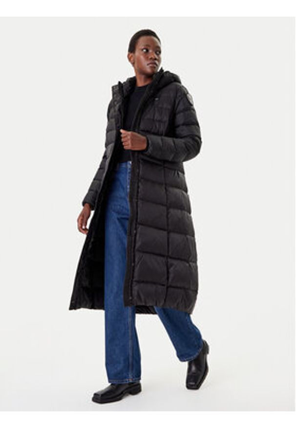 Blauer Kurtka puchowa 25WBLDK03101 Czarny Regular Fit. Kolor: czarny. Materiał: syntetyk. Sezon: zima