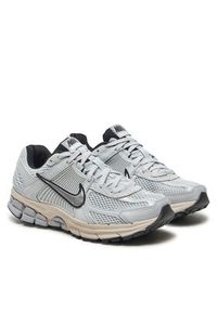 Nike Sneakersy Zoom Vomero 5 FN6742 002 Szary. Kolor: szary. Materiał: materiał. Model: Nike Zoom #2
