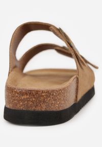 Born2be - Jasnobrązowe Klasyczne Klapki z Zamszu Naturalnego z Paskami z Klamrami z Regulacją Realie. Okazja: na co dzień. Kolor: brązowy. Materiał: zamsz. Wzór: paski. Styl: klasyczny #4