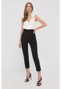 Nissa spodnie damskie kolor czarny fason cygaretki high waist. Stan: podwyższony. Kolor: czarny. Materiał: tkanina
